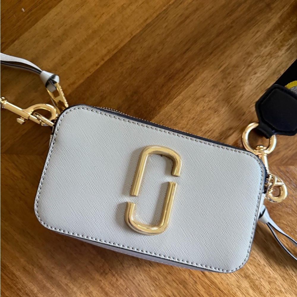 Marc Jacobs Light Gray Saffiano Snapshot Camera Crossbody with Gold Hardware